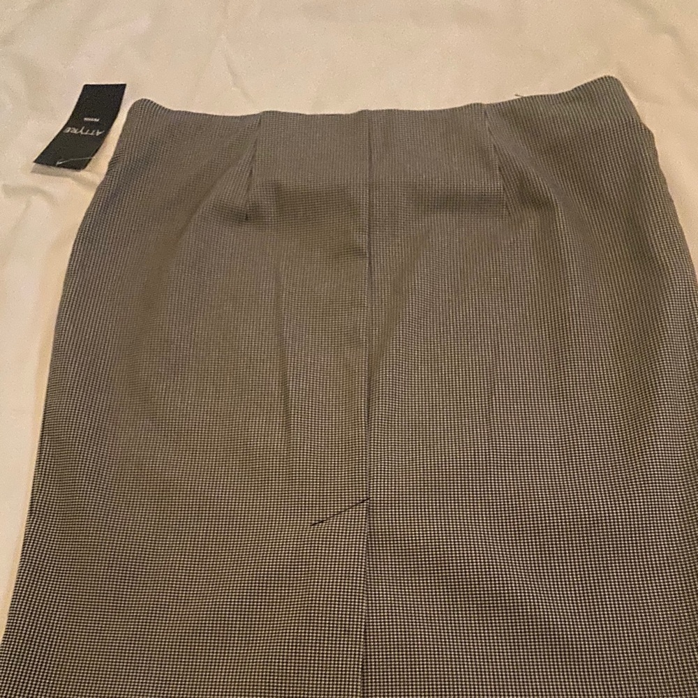 Attire Access Black and White Pencil Skirt - Picture 2 of 3